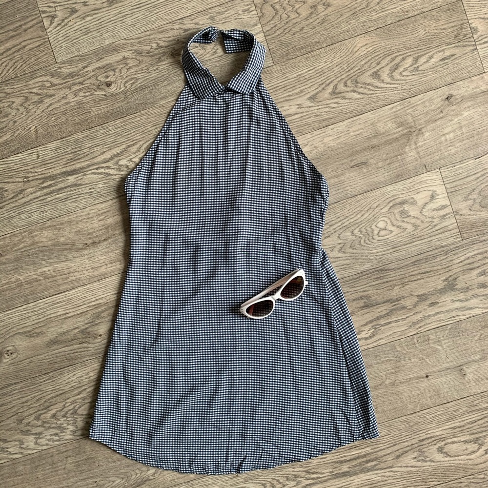 Backless square design dress